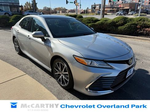 Used 2024 Toyota Camry XLE w/ Navigation Package image 3