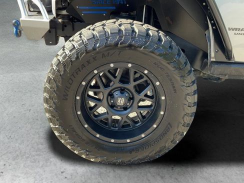 Used 2015 Jeep Wrangler Unlimited Rubicon w/ Connectivity Group image 24