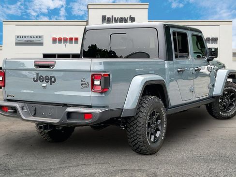 Certified 2025 Jeep Gladiator Sport AWD/4WD image 2