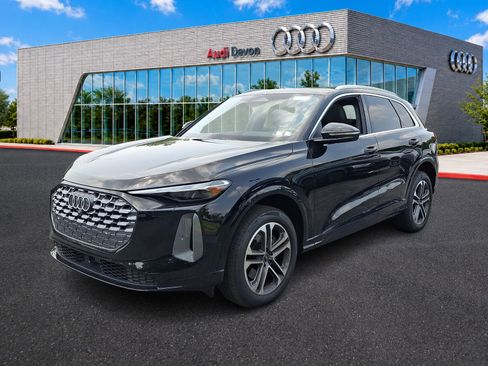 Used 2025 Audi Q5 Premium w/ Convenience Package AWD/4WD image 3