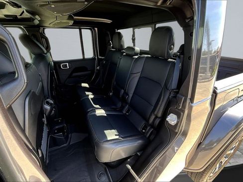 New 2026 Jeep Gladiator Sport image 19