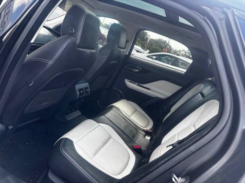 Used 2017 Jaguar F-PACE R-Sport AWD/4WD image 4