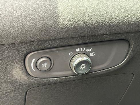 Used 2025 Buick Encore GX Preferred FWD image 9