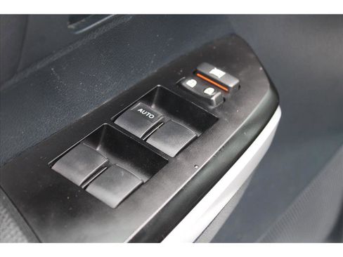 Used 2016 Toyota Tundra SR5 image 13