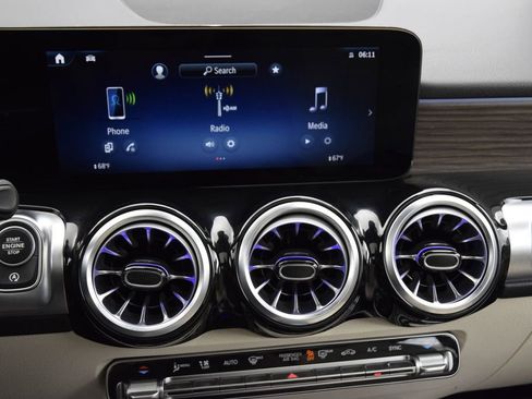 Used 2026 Mercedes-Benz GLB 250 image 26