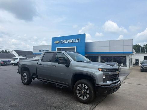 Used 2024 Chevrolet Silverado 2500 Custom w/ Custom Convenience Package AWD/4WD image 1