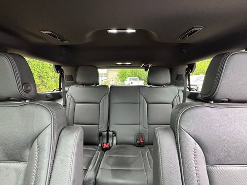 Used 2024 GMC Yukon Denali AWD/4WD image 34