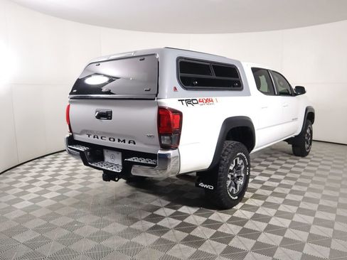 Used 2019 Toyota Tacoma TRD Off-Road image 5
