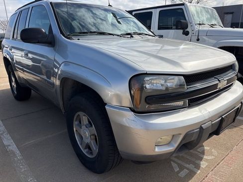 Used 2004 Chevrolet TrailBlazer LT w/ LT Package 1 image 3