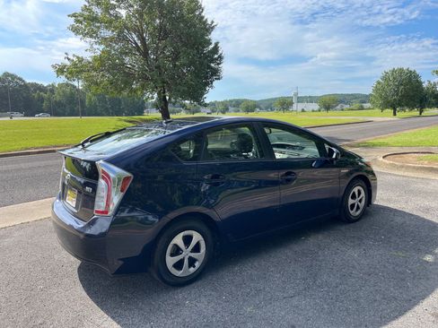 Used 2014 Toyota Prius Four w/ Solar Roof Package image 5