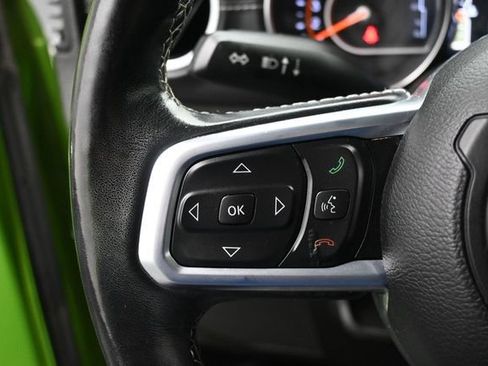 Used 2019 Jeep Wrangler Unlimited Sahara AWD/4WD image 4