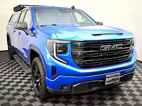 Used 2023 GMC Sierra 1500 Elevation w/ LPO, Elevation Black Package image 4