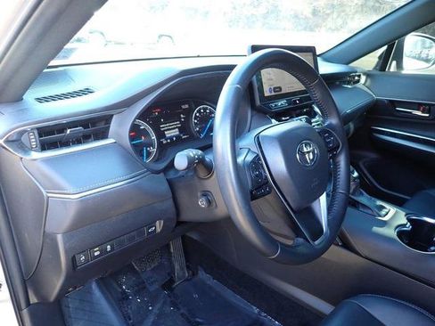 Certified 2023 Toyota Venza XLE image 14