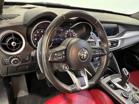 Used 2022 Alfa Romeo Stelvio Veloce image 31