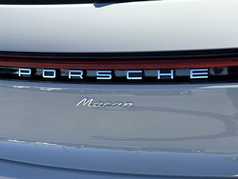 New 2026 Porsche Macan image 14