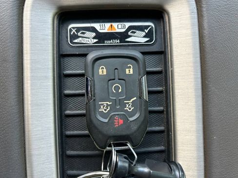 Used 2020 GMC Yukon Denali w/ Denali Premium Package RWD image 36