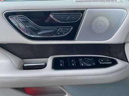 Used 2019 Lincoln Navigator L Reserve w/ Cargo Package image 29