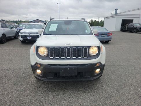 Used 2015 Jeep Renegade Latitude AWD/4WD image 2