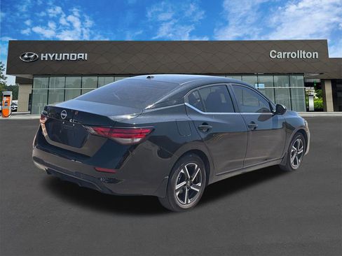 Used 2025 Nissan Sentra SV w/ All-Weather Package FWD image 5