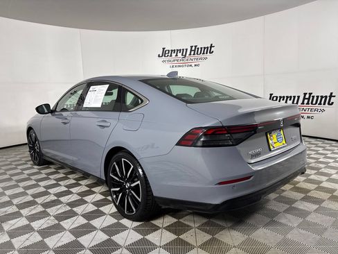 Used 2023 Honda Accord Touring image 6