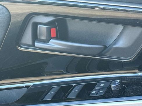 Used 2025 Subaru Solterra Premium image 16