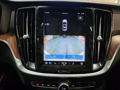 Used 2023 Volvo S60 T8 Plus image 28