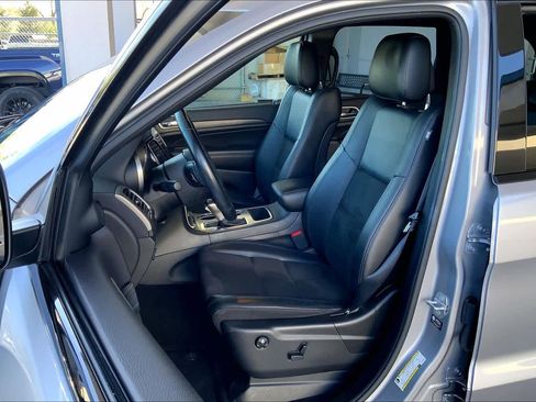 Used 2021 Jeep Grand Cherokee Laredo X image 8