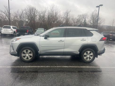Used 2019 Toyota RAV4 LE image 5