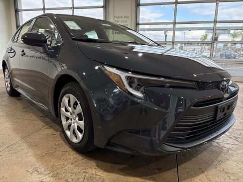Used 2026 Toyota Corolla LE image 4