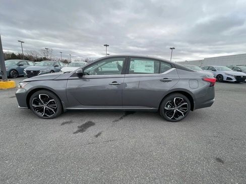 New 2025 Nissan Altima 2.5 SR image 8