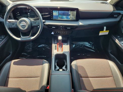New 2025 Nissan Kicks SR image 15
