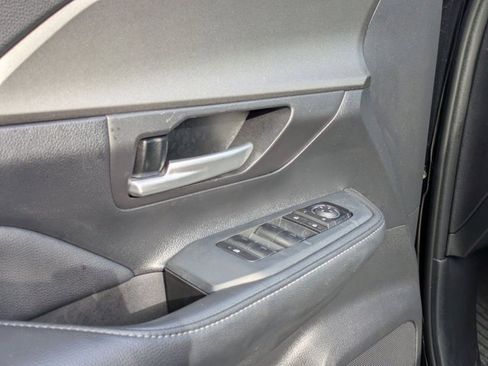 Used 2025 Toyota Grand Highlander FWD image 3