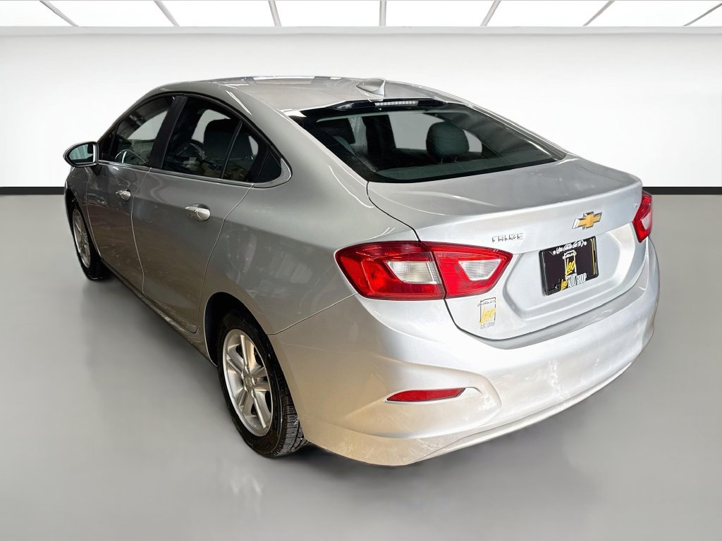 Used 2018 Chevrolet Cruze LT w/ Convenience Package FWD image 7