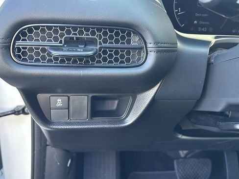 Used 2025 Honda HR-V LX image 15