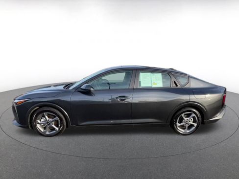 Used 2025 Kia K4 LXS image 9