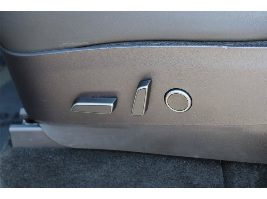 Used 2022 Tesla Model Y Performance AWD/4WD image 13