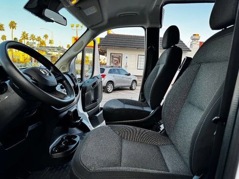 Used 2023 RAM ProMaster 2500 image 32