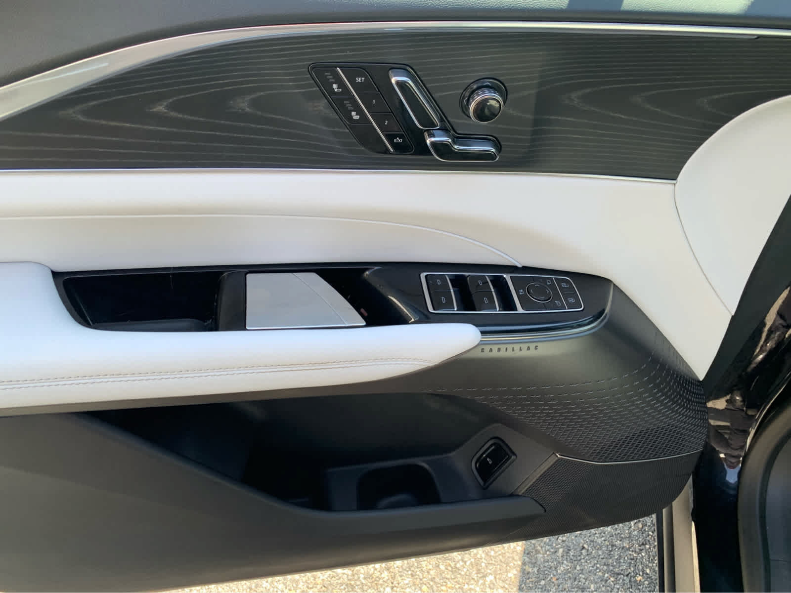 Used 2024 Cadillac Lyriq Luxury w/ LPO, Floor Liner Package AWD/4WD image 11