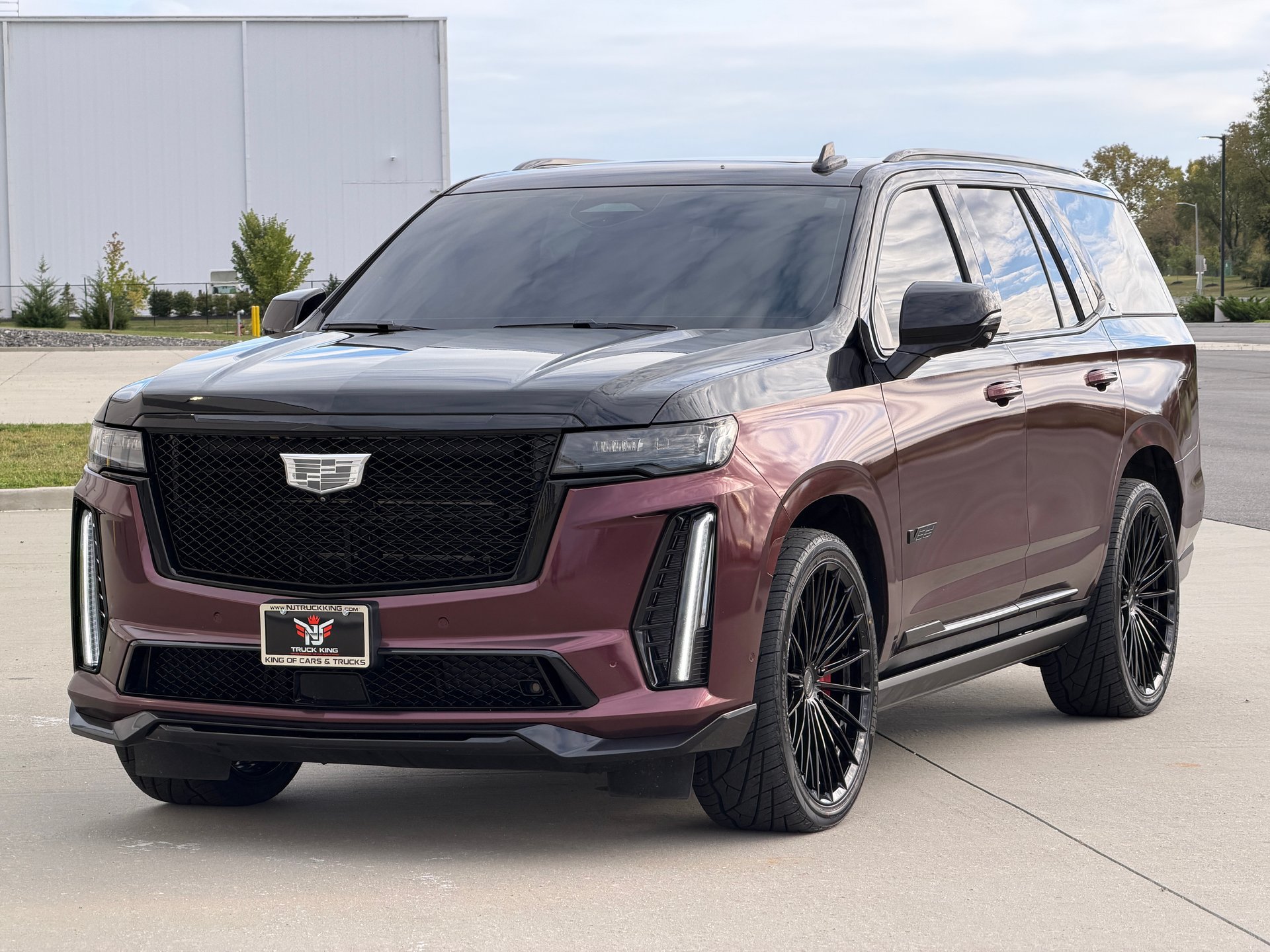 Used 2023 Cadillac Escalade V w/ LPO, ONYX Package AWD/4WD image 19