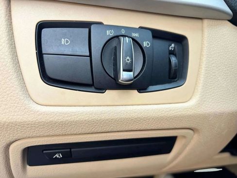 Used 2018 BMW 320i xDrive Sedan w/ Convenience Package image 24