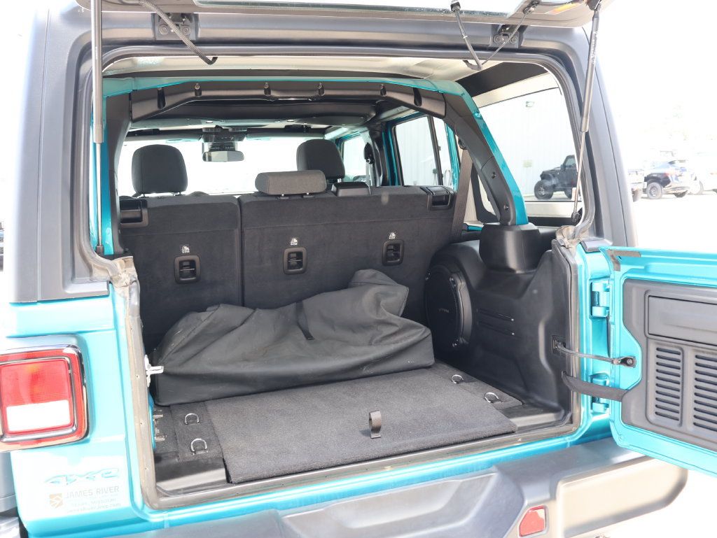 Used 2024 Jeep Wrangler Unlimited AWD/4WD image 14