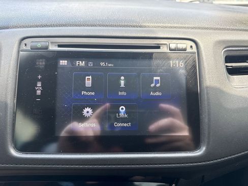 Used 2018 Honda HR-V EX image 32