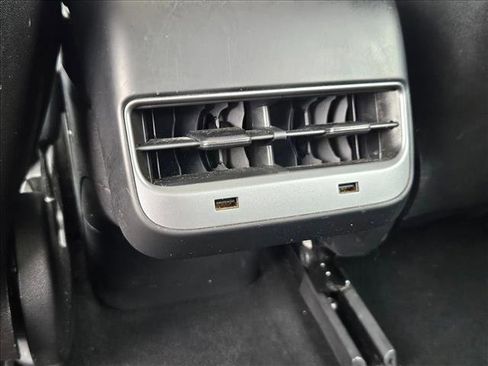 Used 2018 Tesla Model 3 Long Range image 17