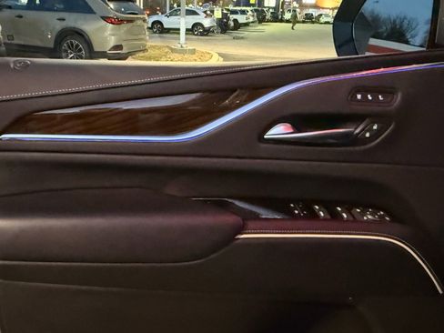 Used 2024 Cadillac Escalade ESV Premium Luxury Platinum w/ Heavy-Duty Trailer Package image 27