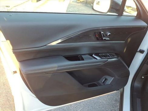 Certified 2024 Cadillac Lyriq Luxury image 25