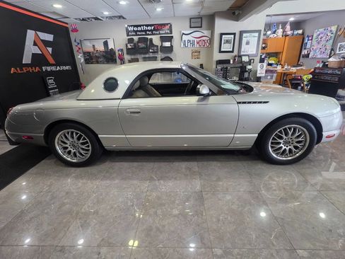 Used 2004 Ford Thunderbird Deluxe image 8