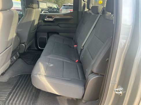 Used 2023 Chevrolet Silverado 1500 LT AWD/4WD image 16