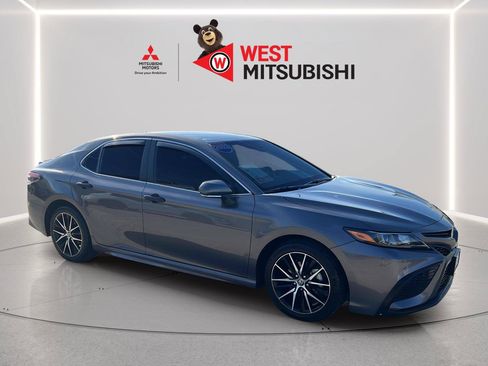Used 2023 Toyota Camry SE FWD image 7