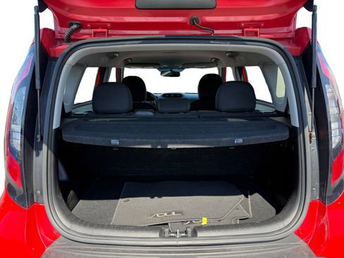 Used 2015 Kia Soul + FWD image 17