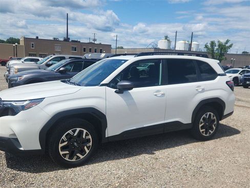 Used 2026 Subaru Forester Premium AWD/4WD image 8